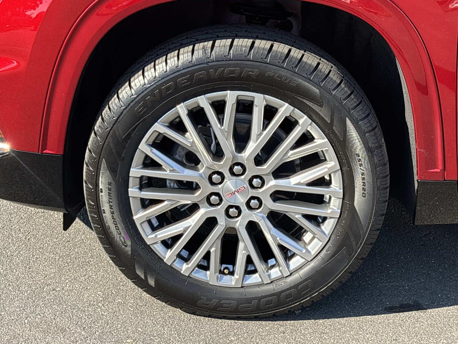 2025 GMC Acadia Denali