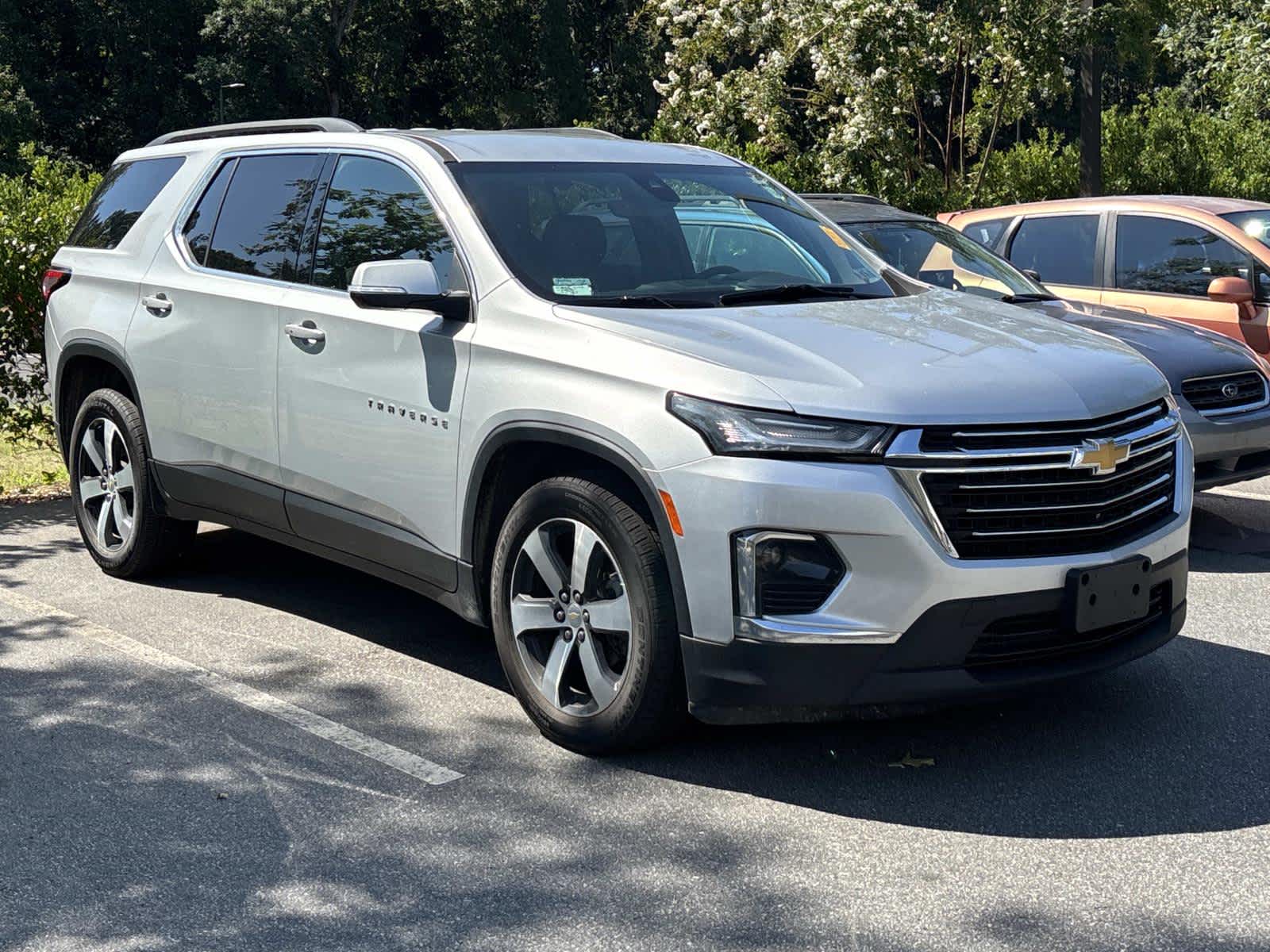 2022 Chevrolet Traverse LT Leather