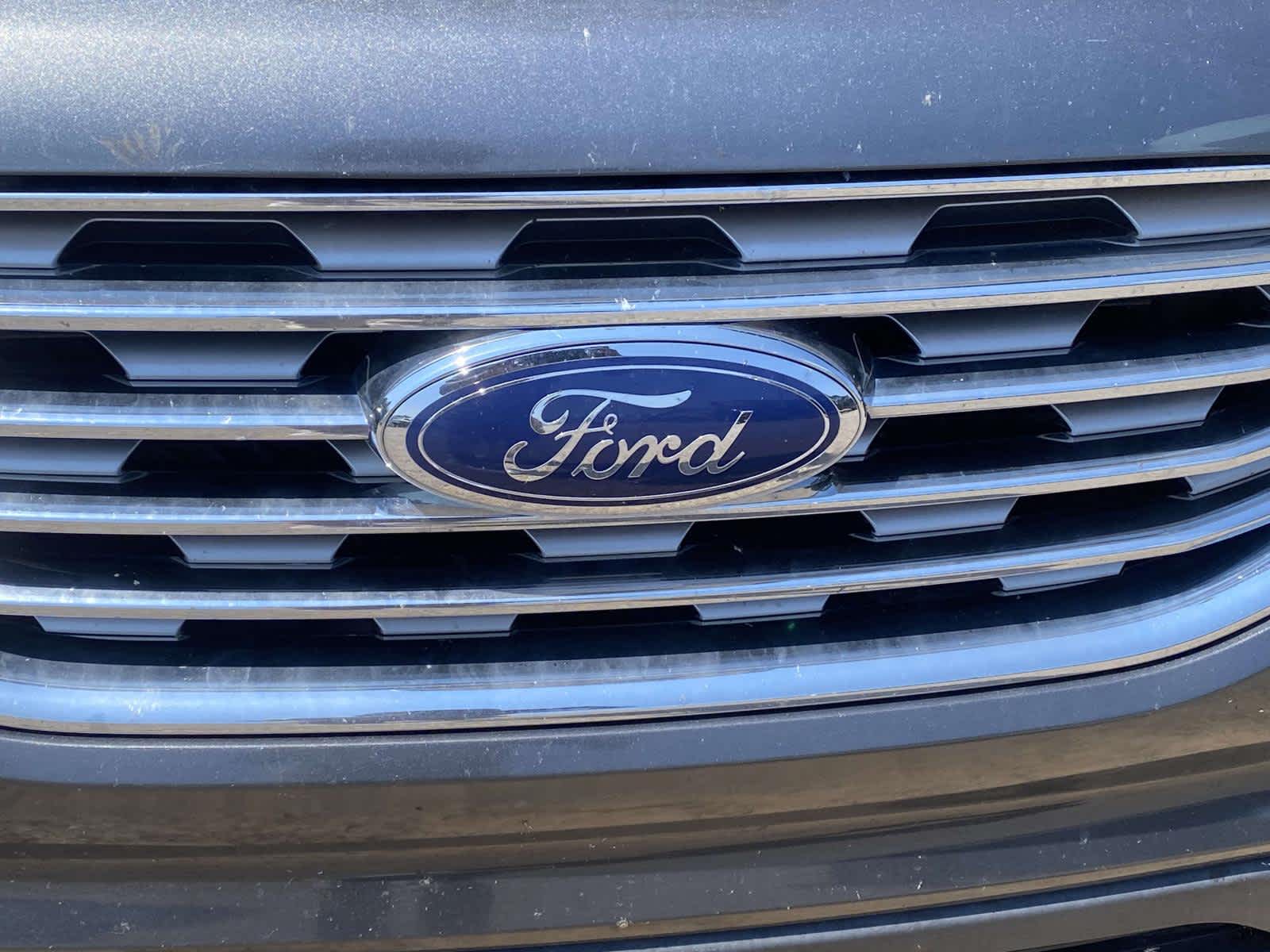 2020 Ford Edge SE