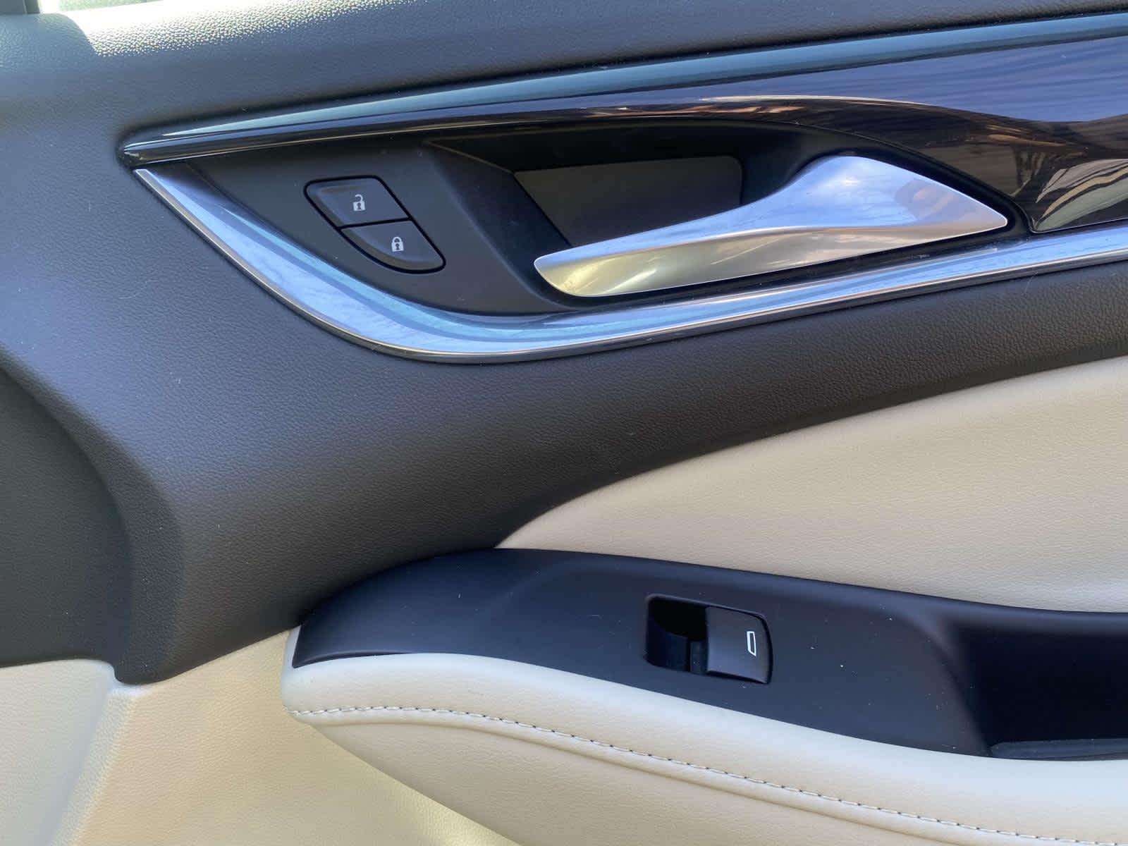 2020 Buick Enclave Essence