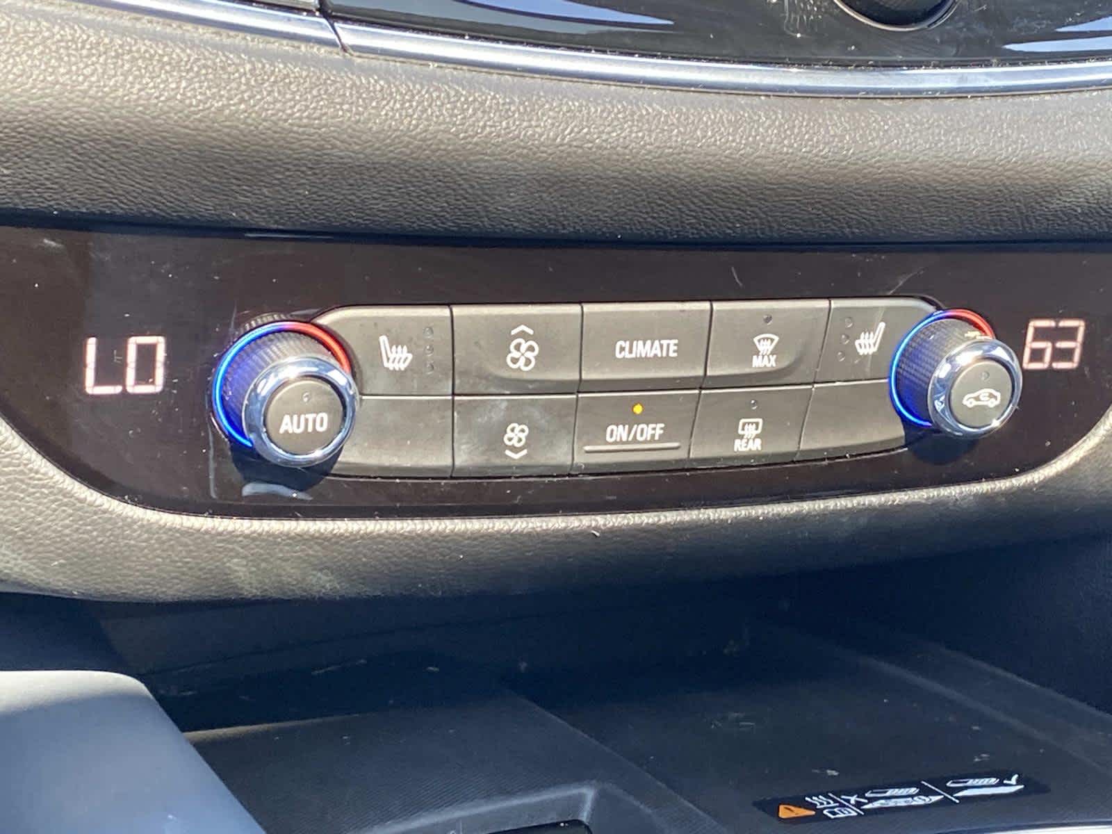 2023 Buick Enclave Essence
