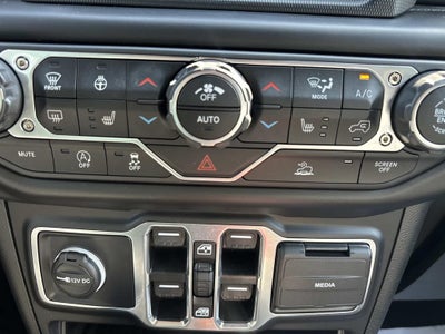 2022 Jeep Wrangler Unlimited Sahara Altitude