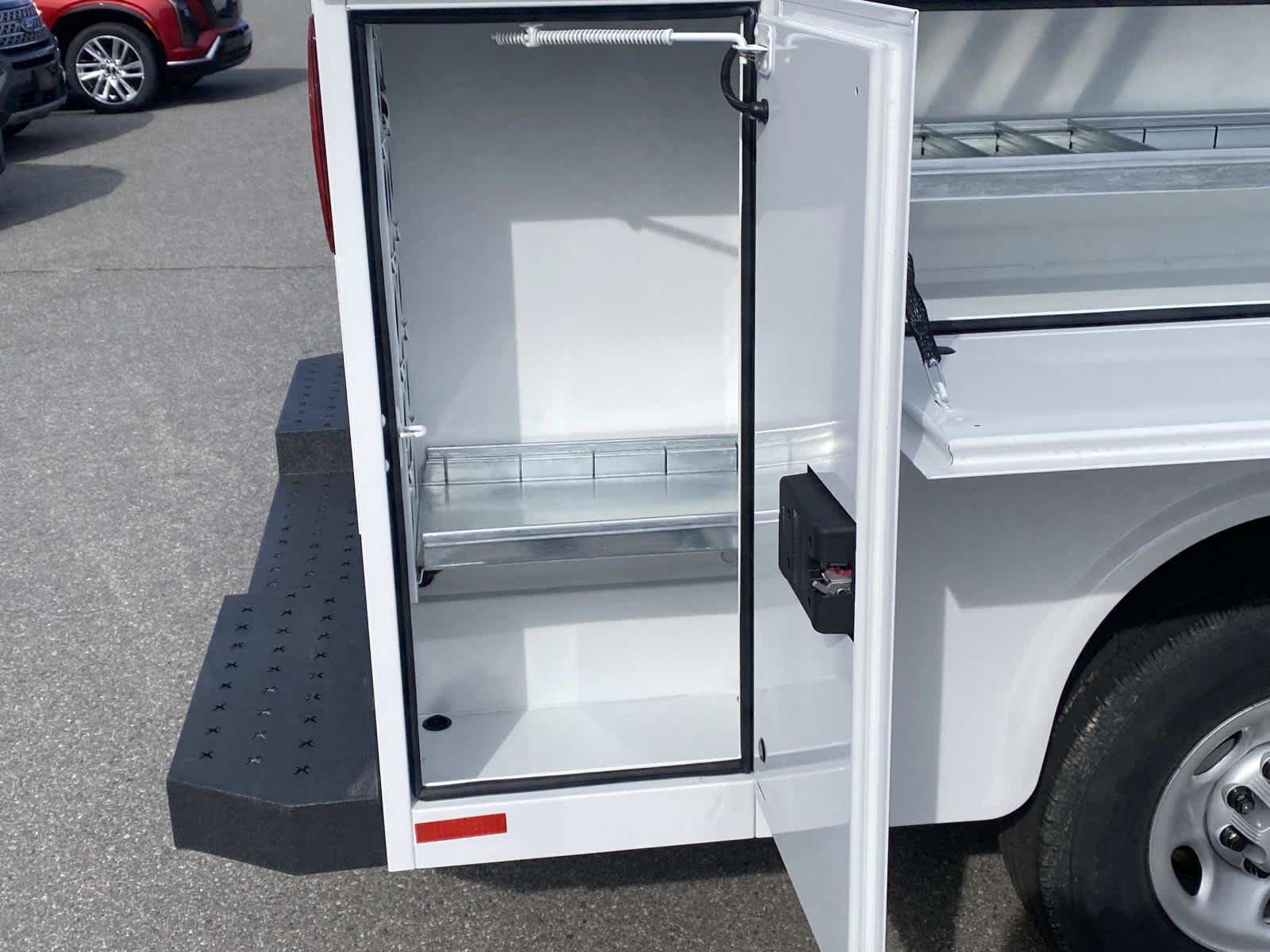 2025 Chevrolet Express Cutaway 3500 1WT