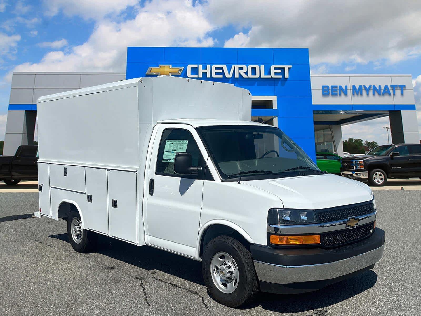 2025 Chevrolet Express Cutaway 3500 1WT