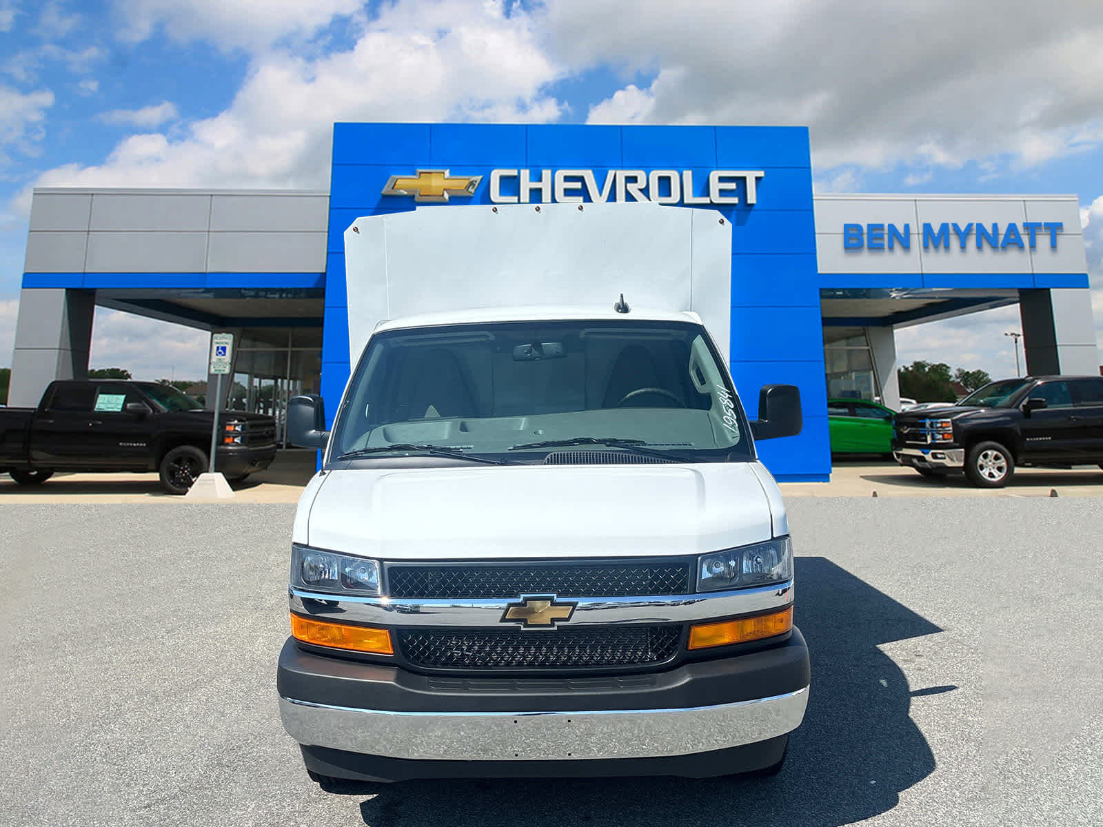 2025 Chevrolet Express Cutaway 3500 1WT