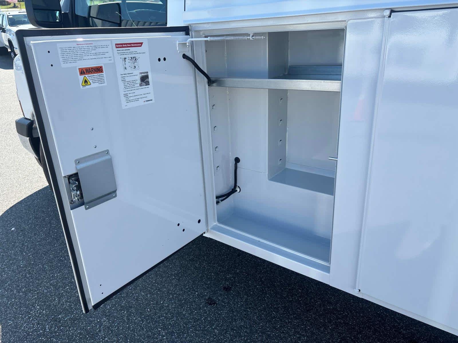 2025 Chevrolet Express Cutaway 3500 1WT