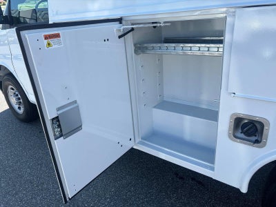 2025 Chevrolet Express Cutaway 3500 1WT