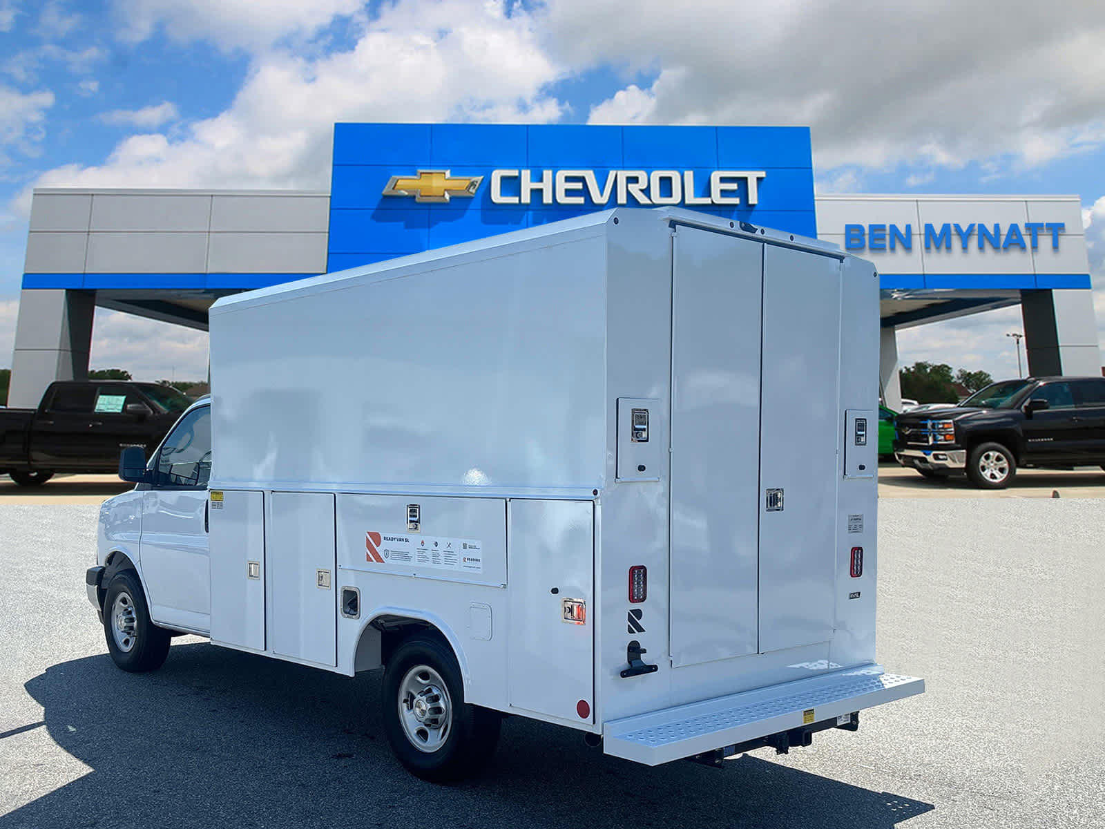 2025 Chevrolet Express Cutaway 3500 1WT