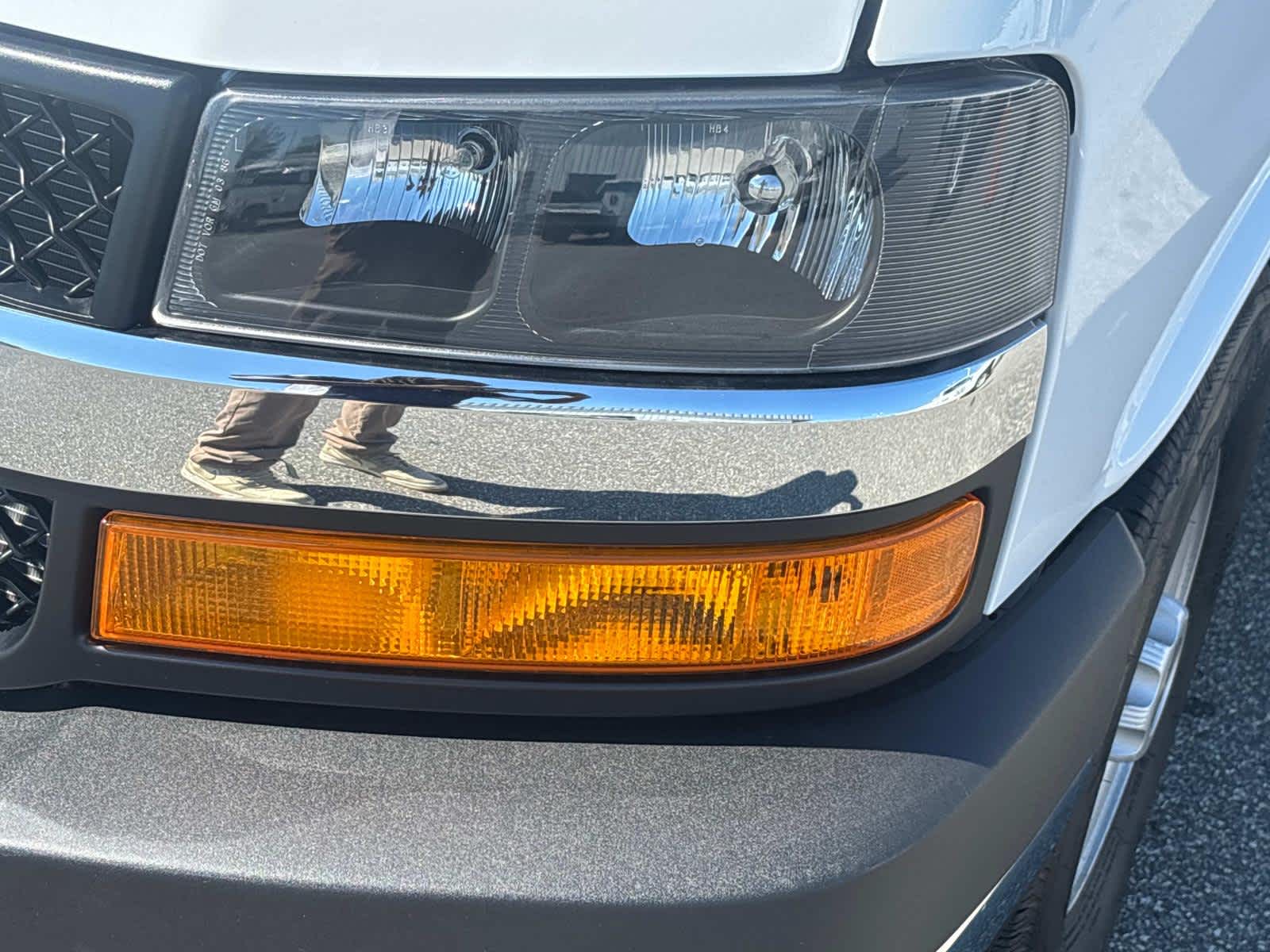 2025 Chevrolet Express Cutaway 3500 1WT