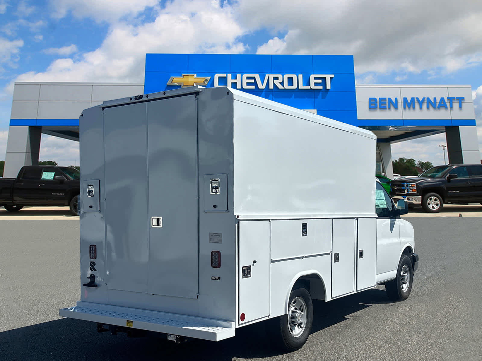 2025 Chevrolet Express Cutaway 3500 1WT