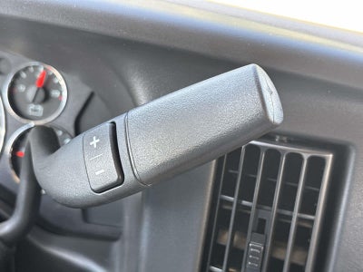 2025 Chevrolet Express Cutaway 3500 1WT