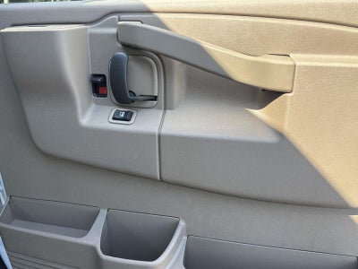 2025 Chevrolet Express Cutaway 3500 1WT