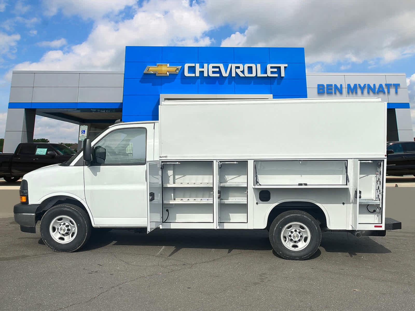 2025 Chevrolet Express Cutaway 3500 1WT