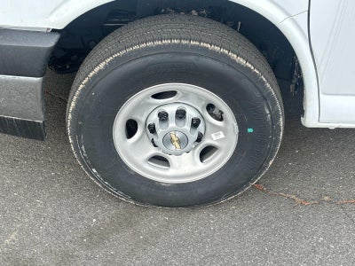 2025 Chevrolet Express Cutaway 3500 1WT