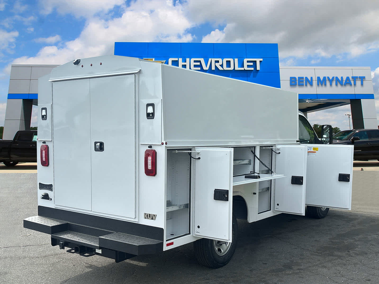 2025 Chevrolet Express Cutaway 3500 1WT