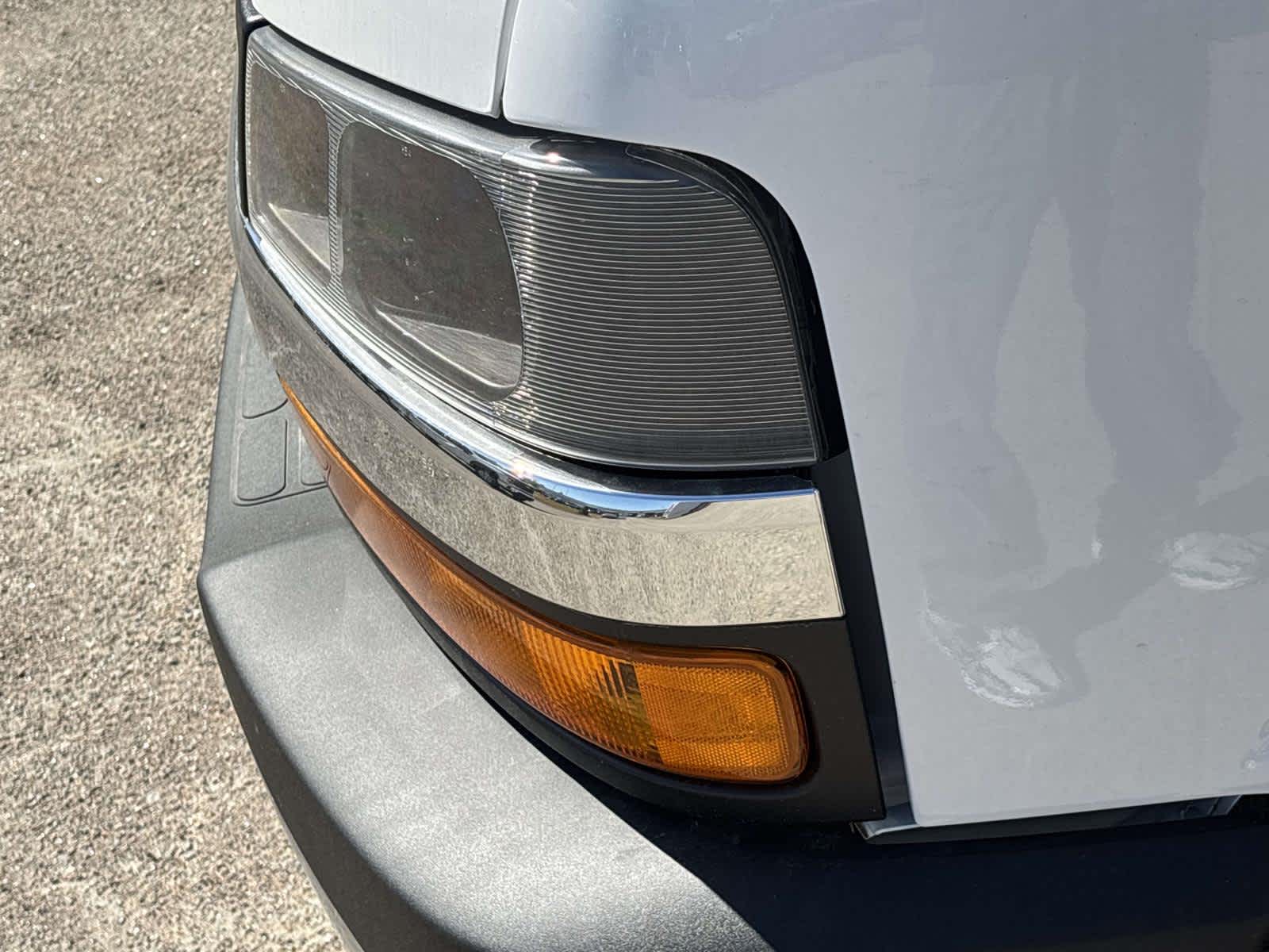 2025 Chevrolet Express Cutaway 3500 1WT