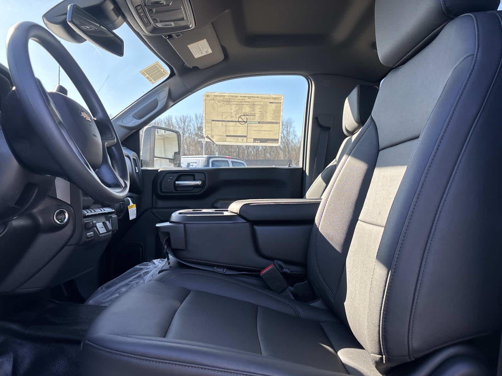 2025 Chevrolet Silverado 3500 HD Chassis Cab Work Truck