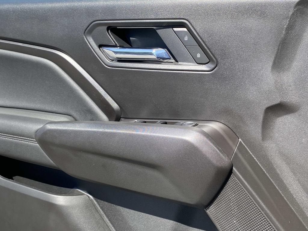 2025 Chevrolet Colorado WT/LT