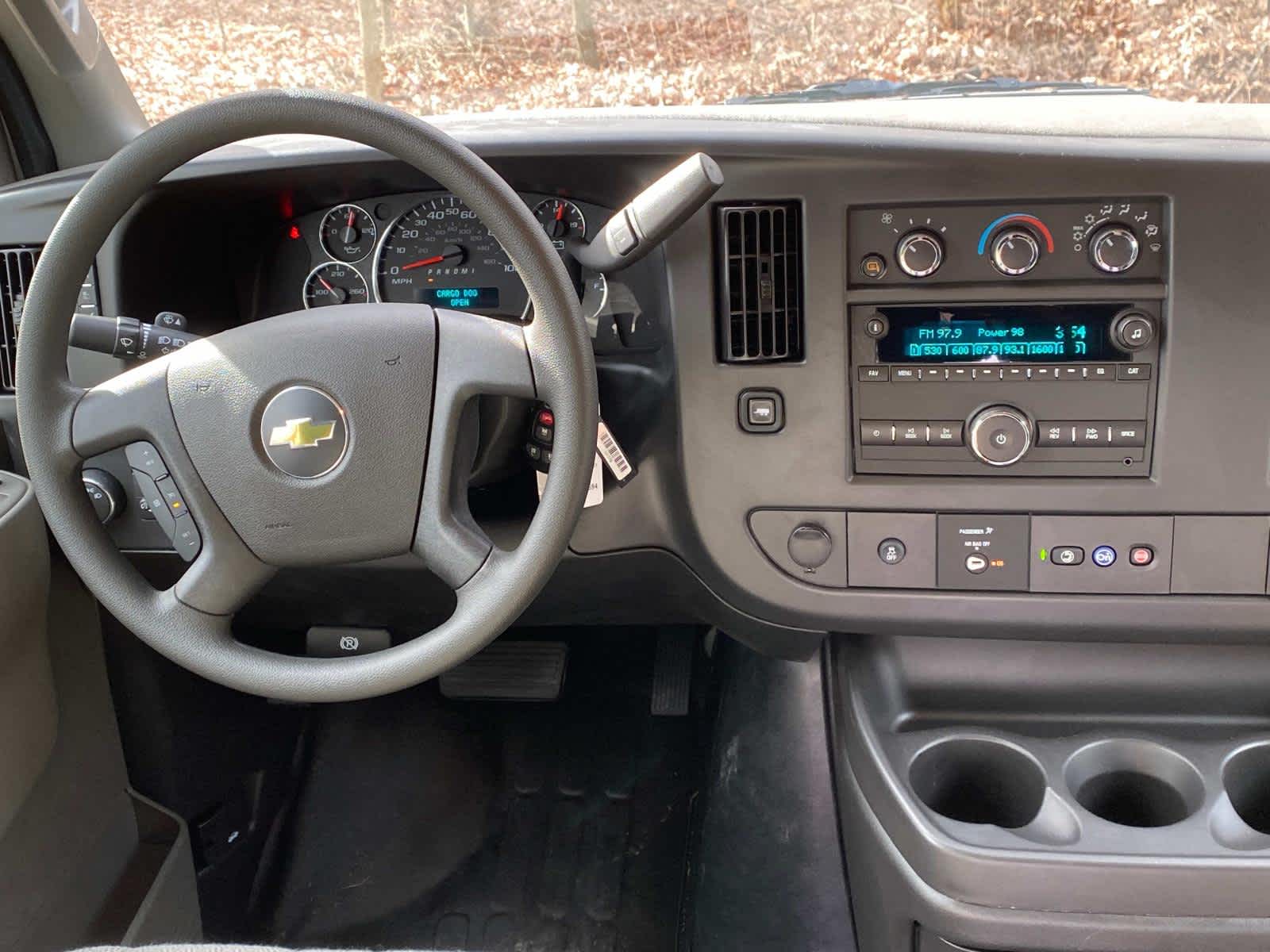 2024 Chevrolet Express Cargo 2500 WT