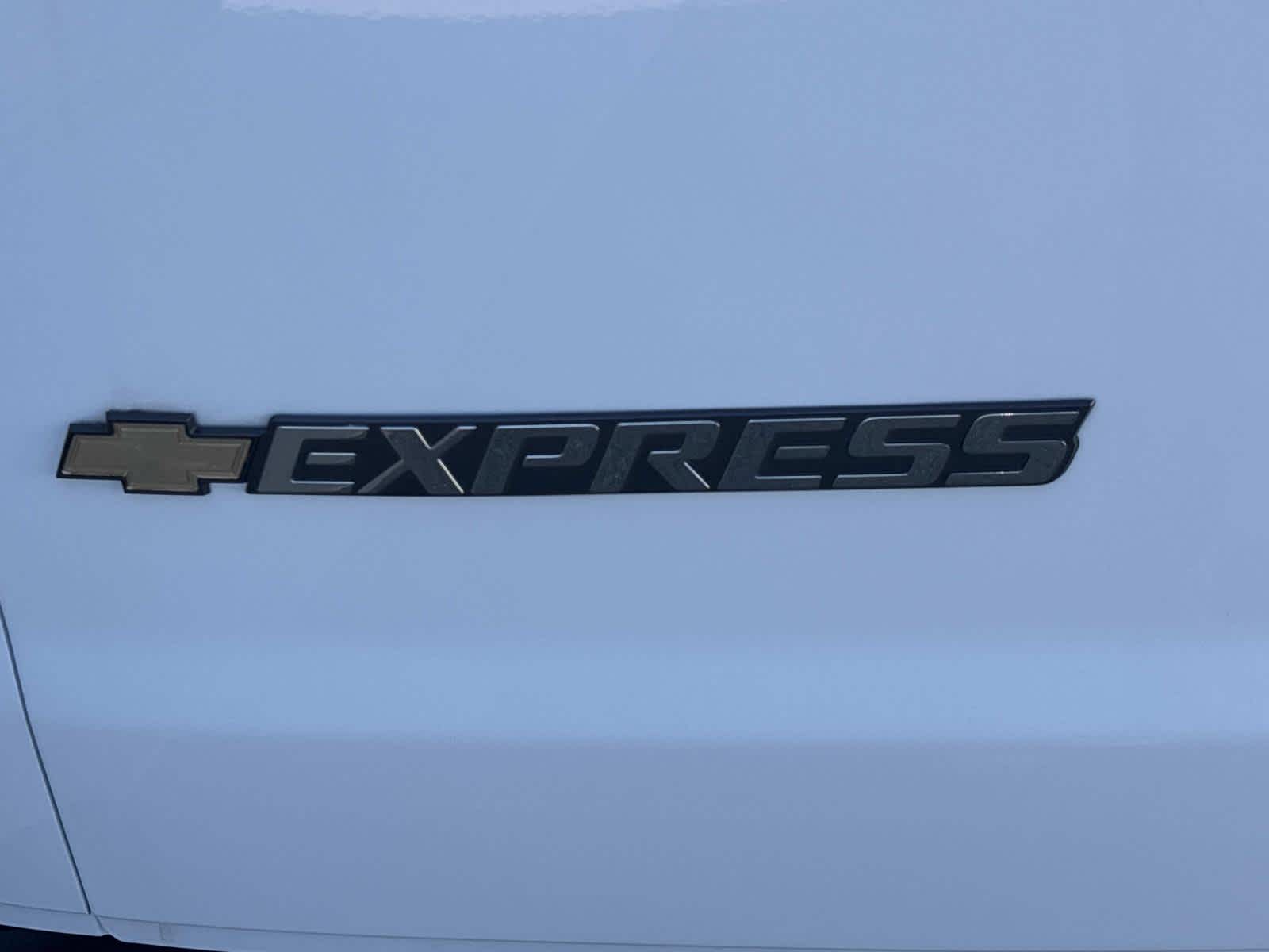 2025 Chevrolet Express Cargo 2500 WT