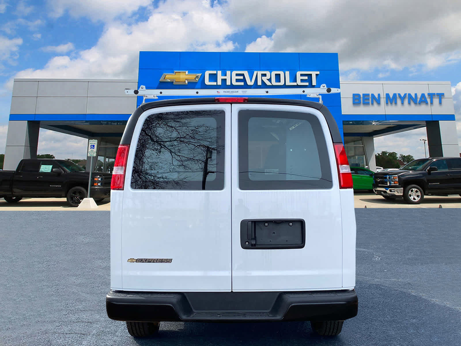 2024 Chevrolet Express Cargo 2500 WT
