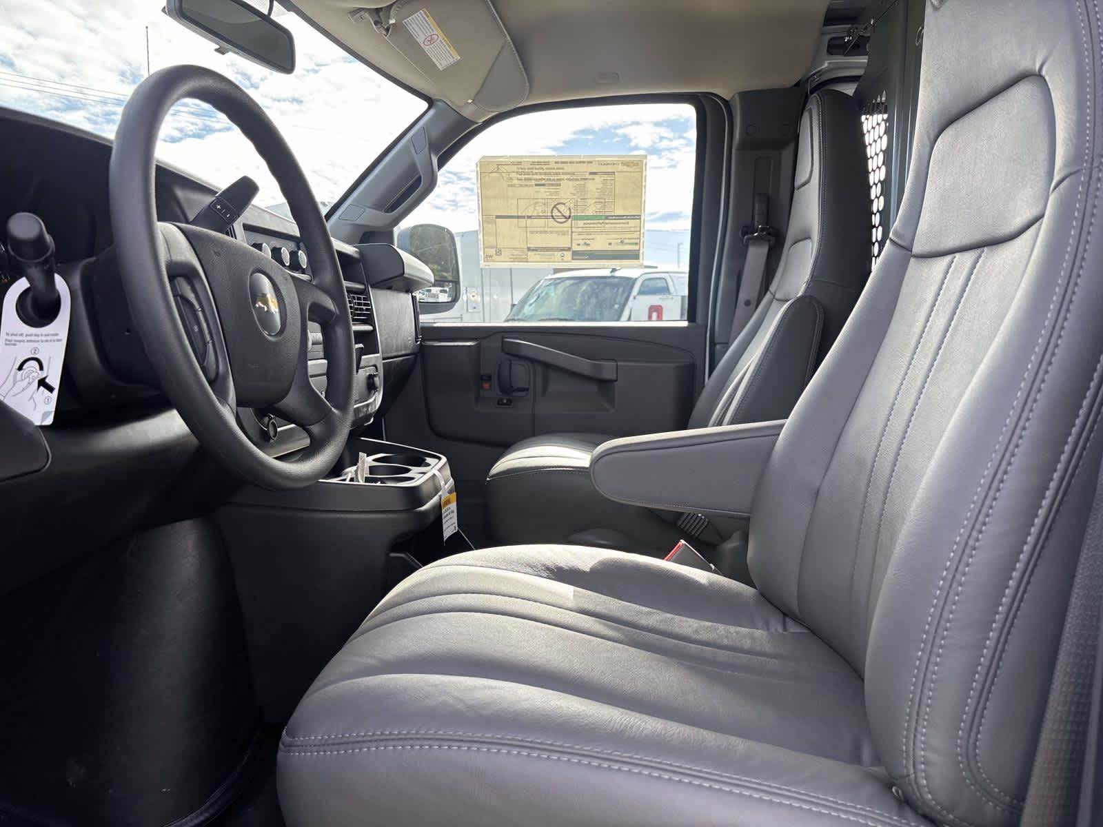 2025 Chevrolet Express Cargo 2500 WT