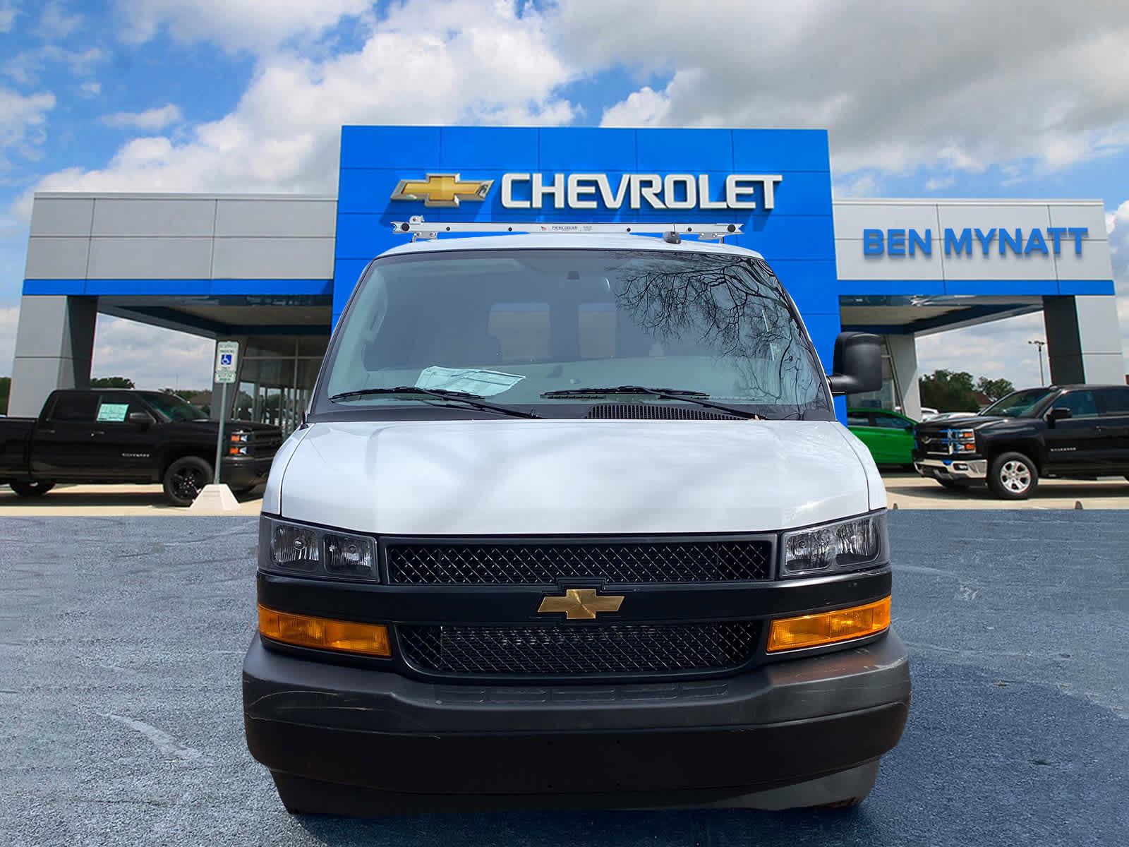 2024 Chevrolet Express Cargo 2500 WT
