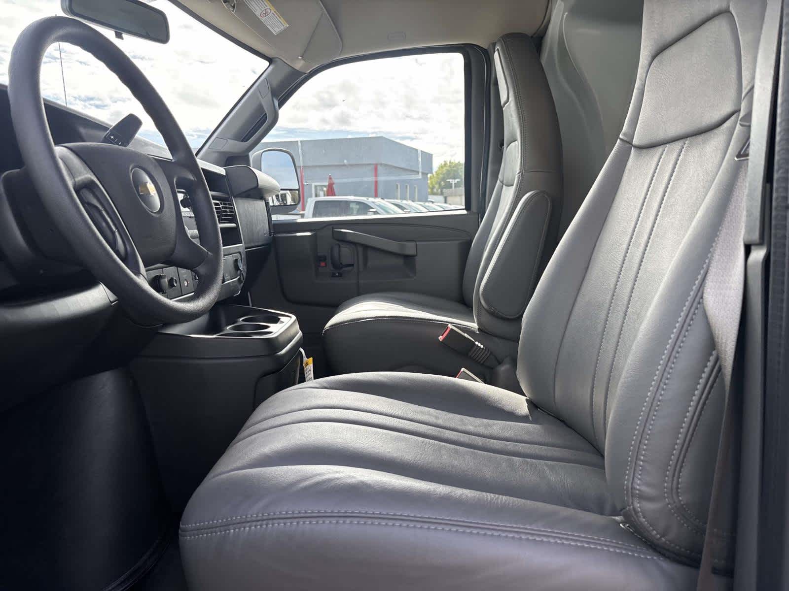 2025 Chevrolet Express Cargo 2500 WT