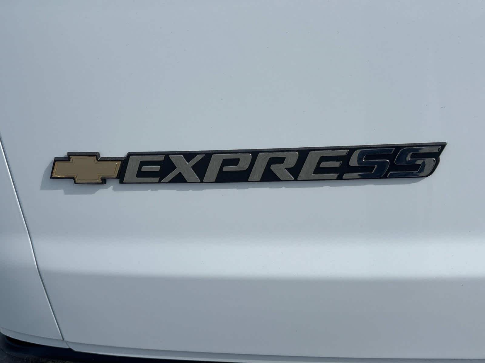 2025 Chevrolet Express Cargo 2500 WT