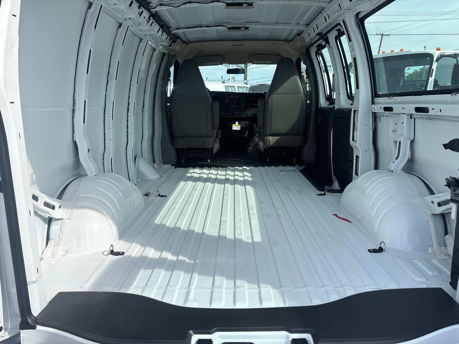 2025 Chevrolet Express Cargo 2500 WT