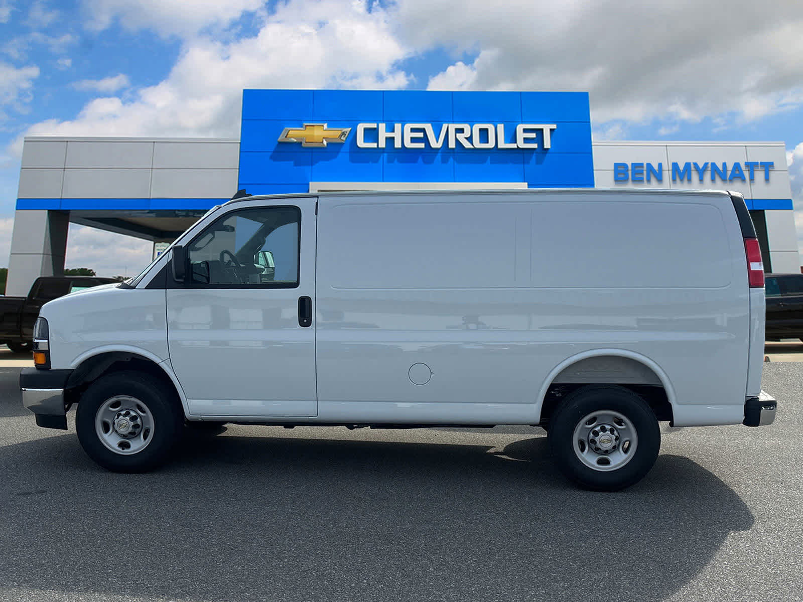 2025 Chevrolet Express Cargo 2500 WT