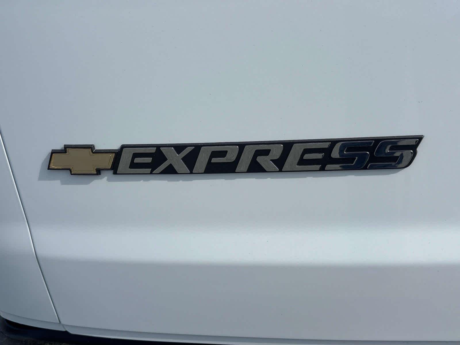 2025 Chevrolet Express Cargo 2500 WT