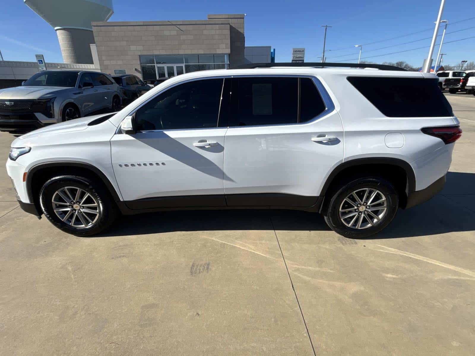 2023 Chevrolet Traverse LT Leather