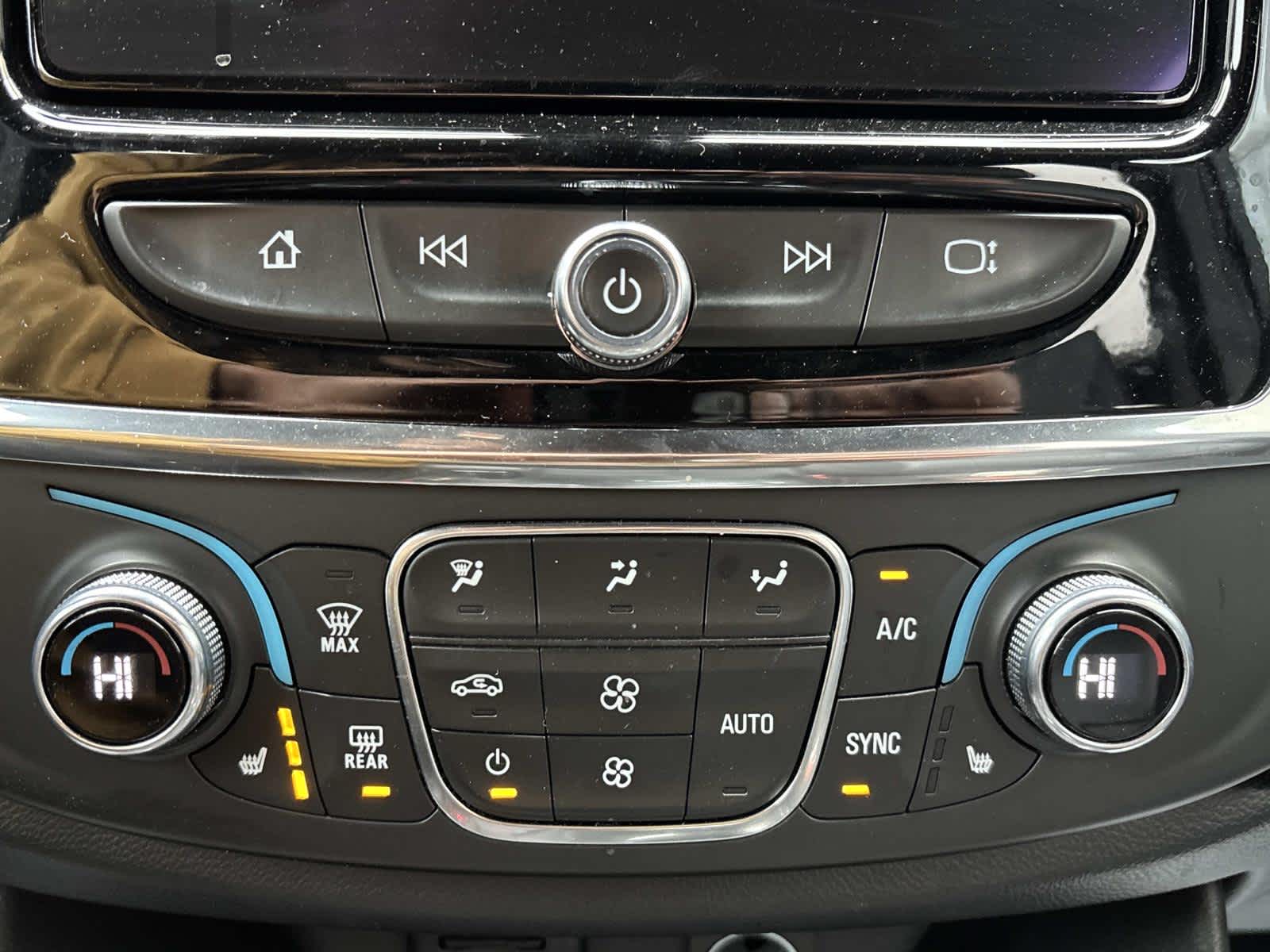 2023 Chevrolet Traverse RS