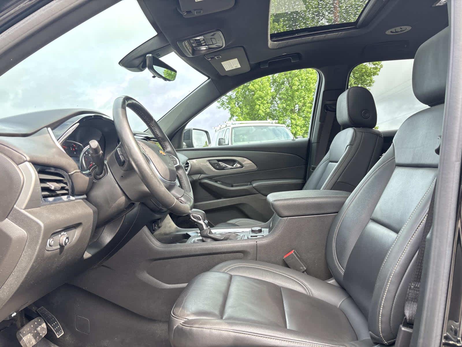 2023 Chevrolet Traverse LT Leather