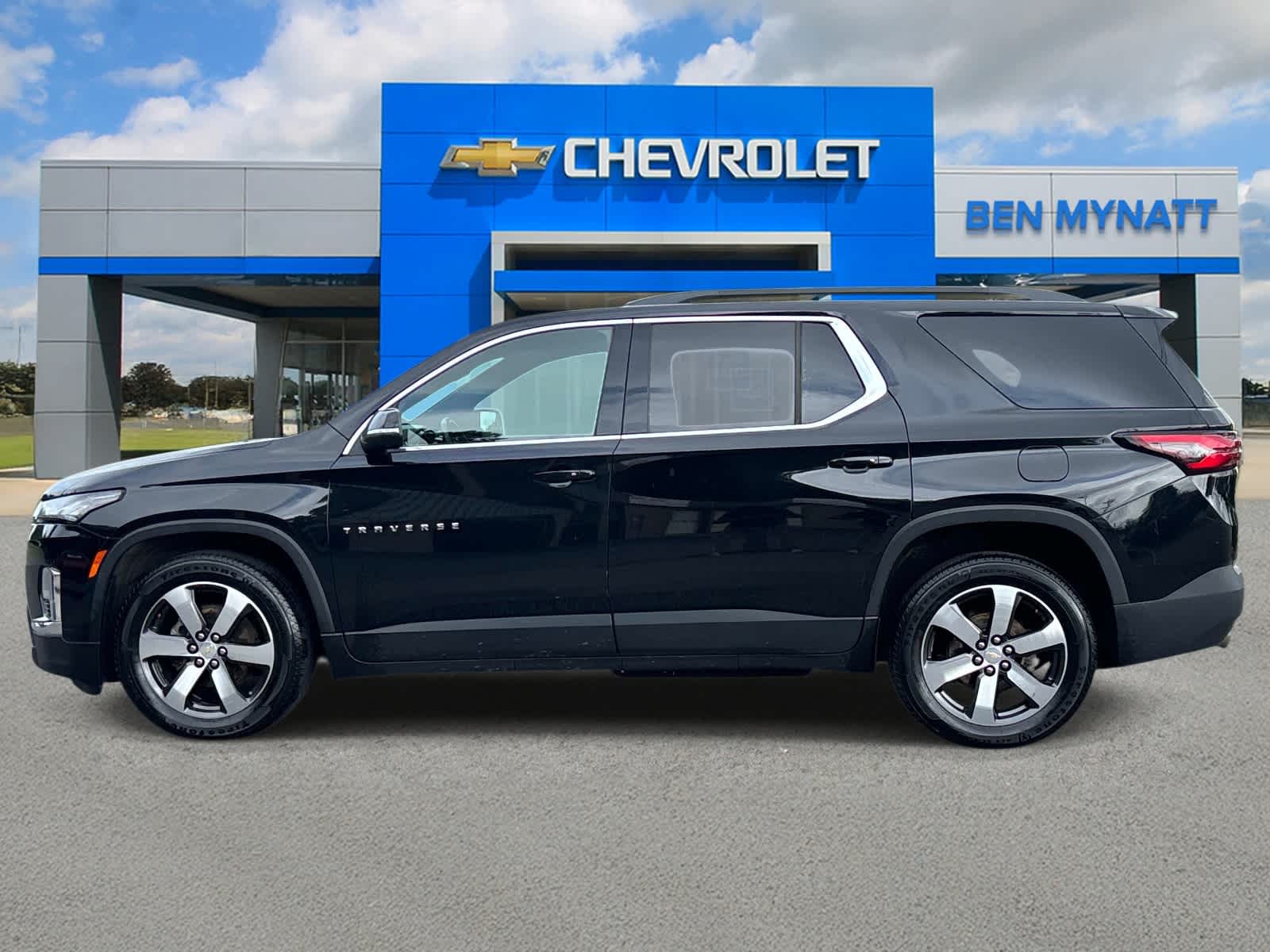 2023 Chevrolet Traverse LT Leather