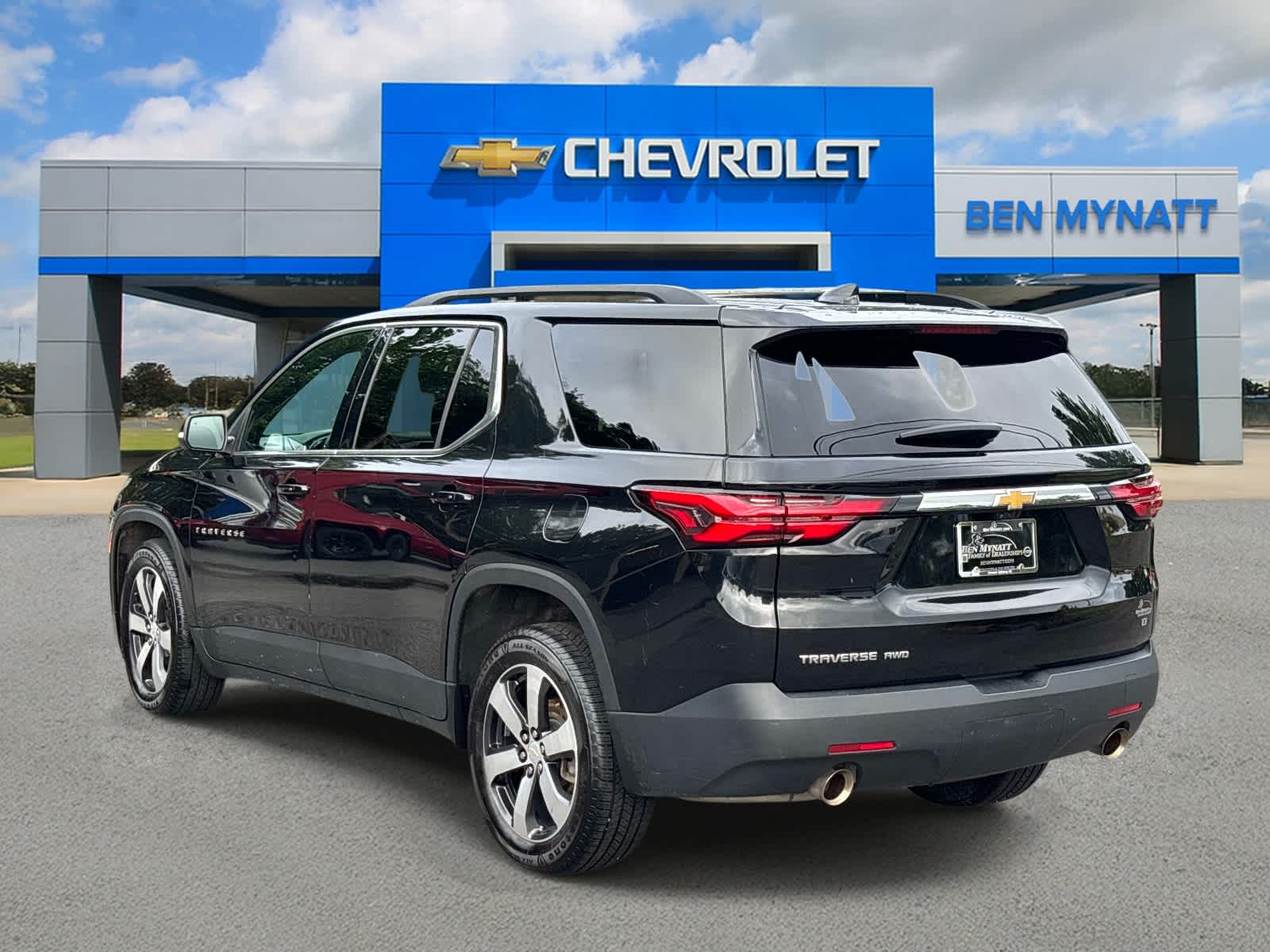 2023 Chevrolet Traverse LT Leather