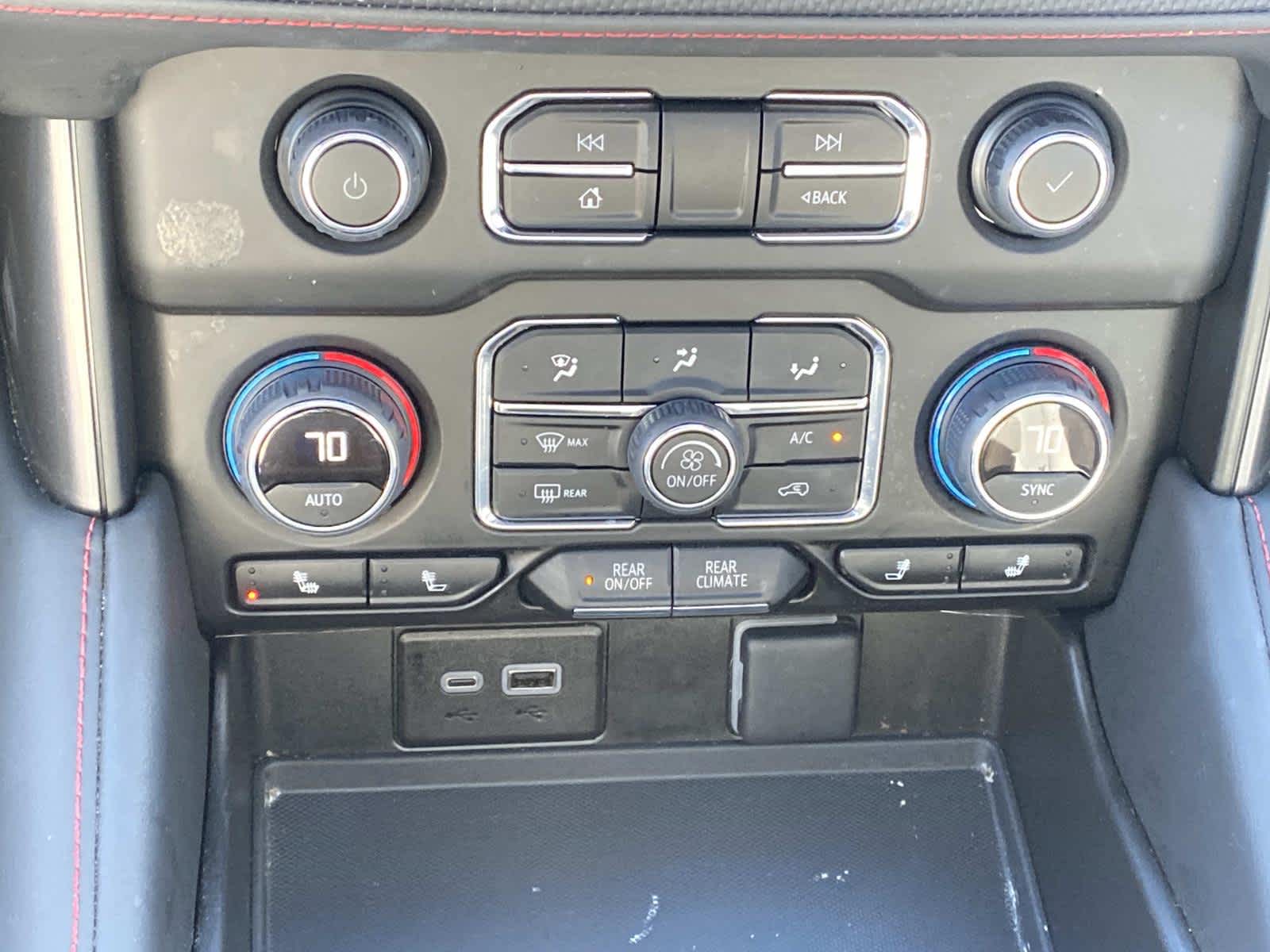 2024 Chevrolet Suburban RST