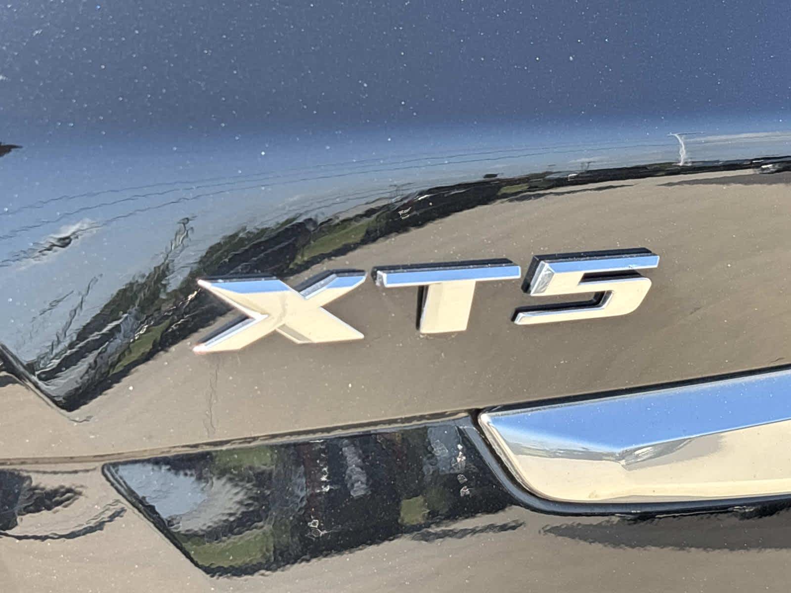 2023 Cadillac XT5 Luxury