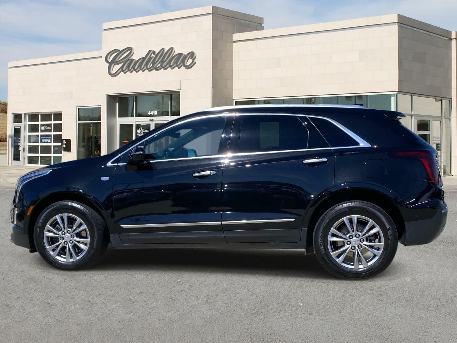 2022 Cadillac XT5 Premium Luxury
