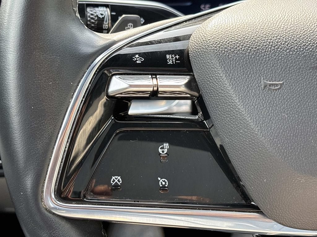 2024 Cadillac LYRIQ Luxury 1