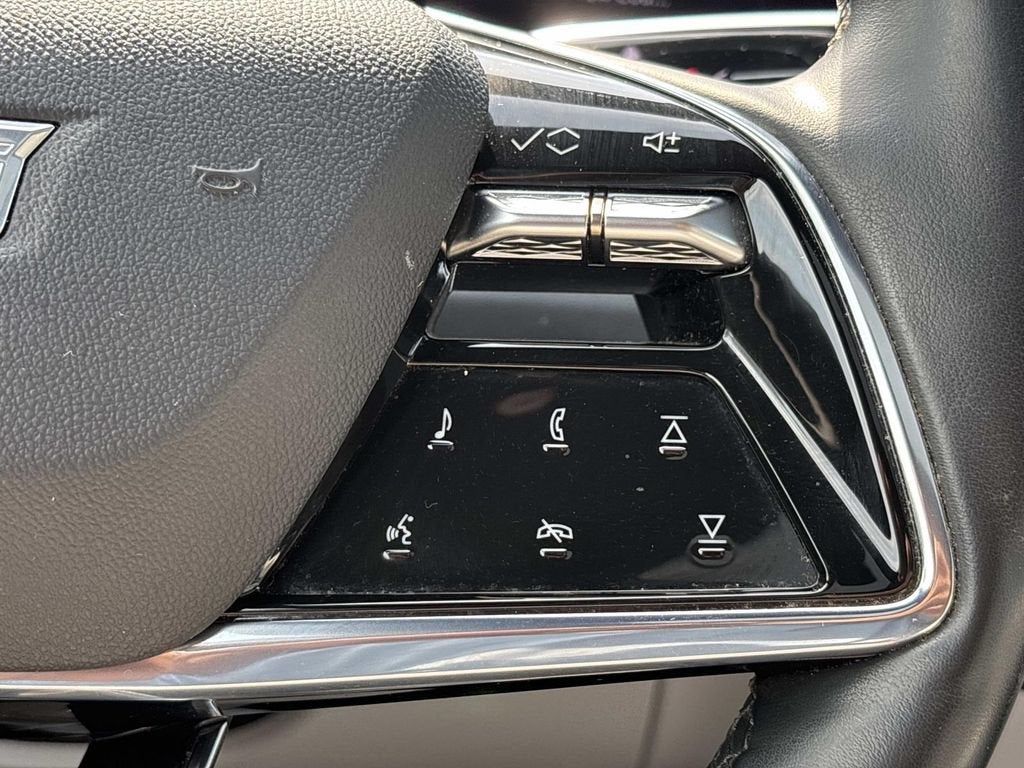 2024 Cadillac LYRIQ Luxury 1