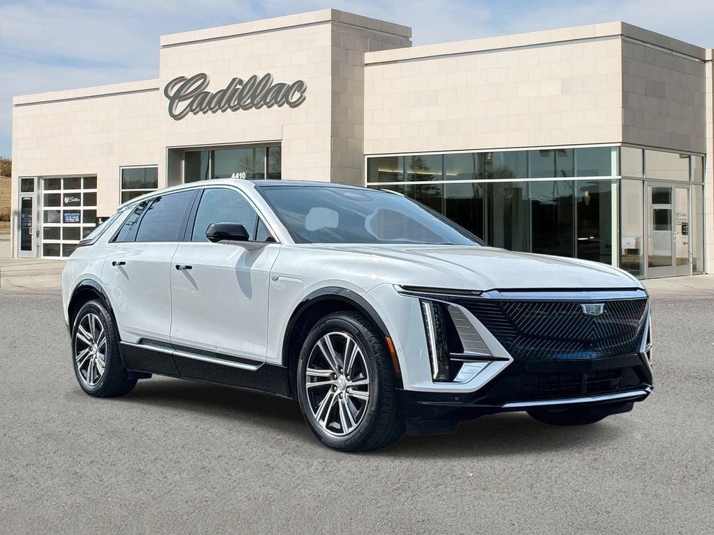 2024 Cadillac LYRIQ Luxury 1