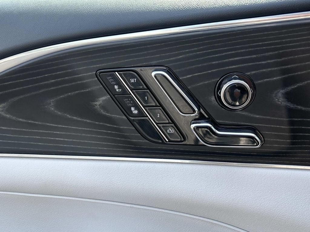 2024 Cadillac LYRIQ Luxury 1
