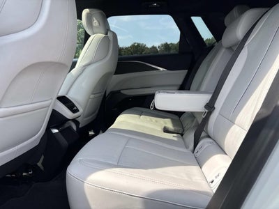 2024 Cadillac LYRIQ Luxury 1
