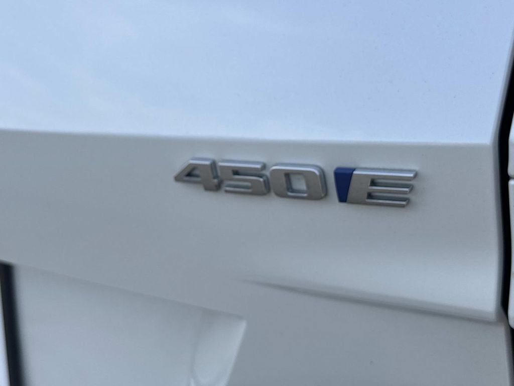 2024 Cadillac LYRIQ Luxury 1