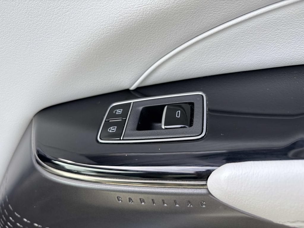 2024 Cadillac LYRIQ Luxury 1