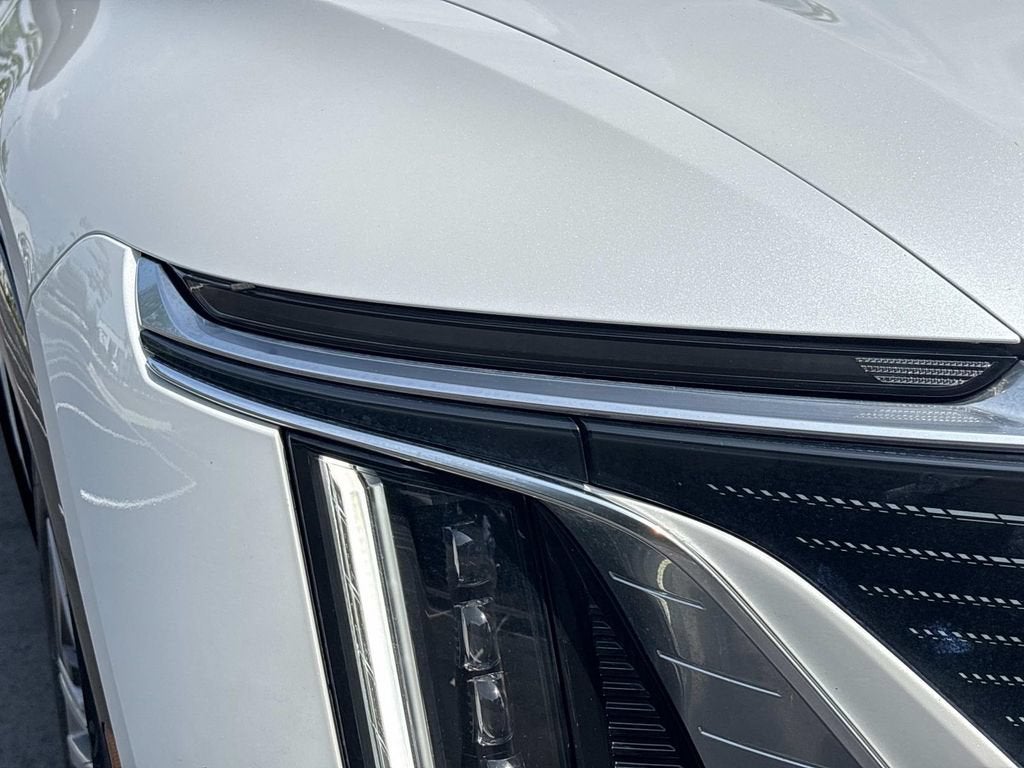 2024 Cadillac LYRIQ Luxury 1