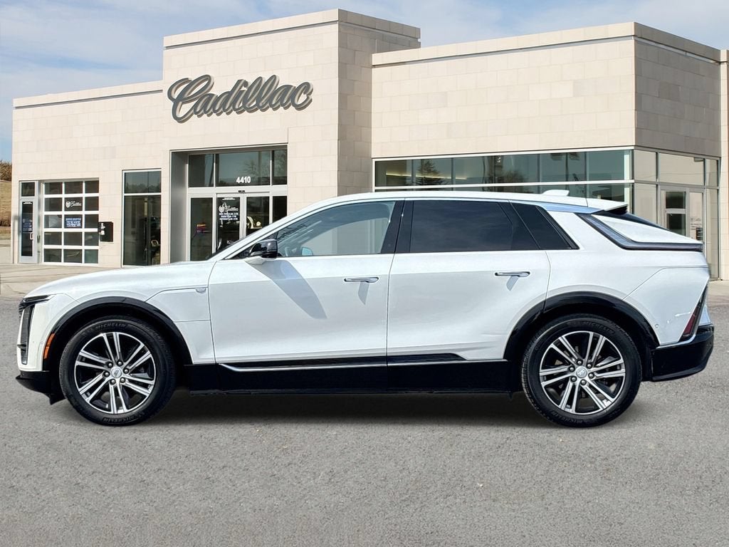 2024 Cadillac LYRIQ Luxury 1