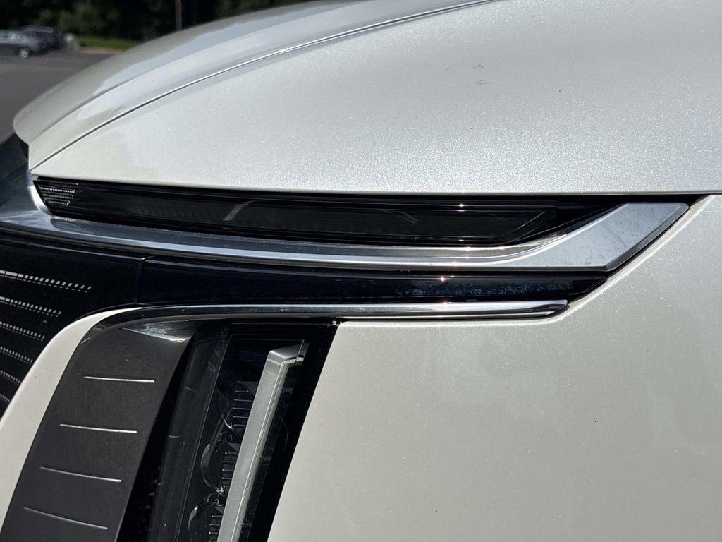 2024 Cadillac LYRIQ Luxury 1